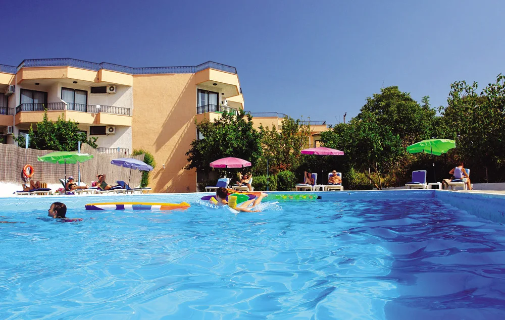 Хотел Alkionis Corfu 3