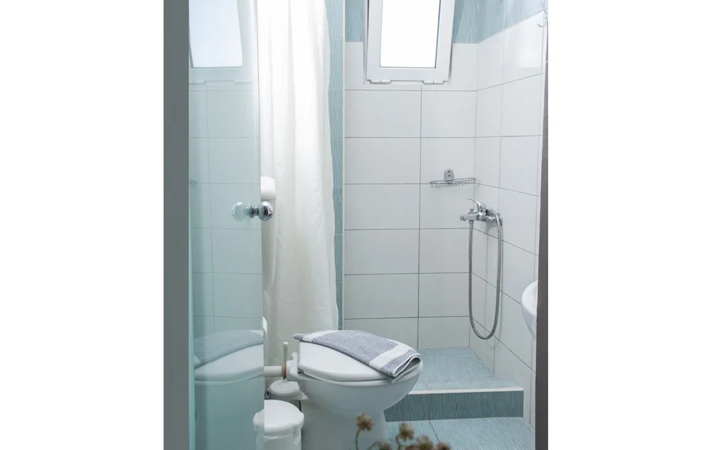 Хотел Paralia Inn 5