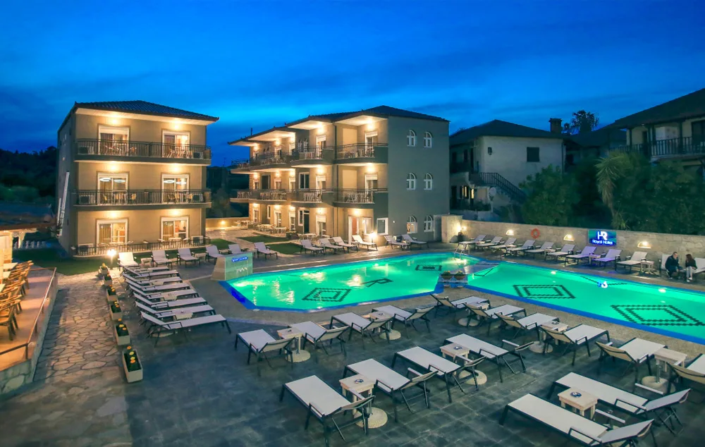 Хотел Royal Hotel & Suites 2