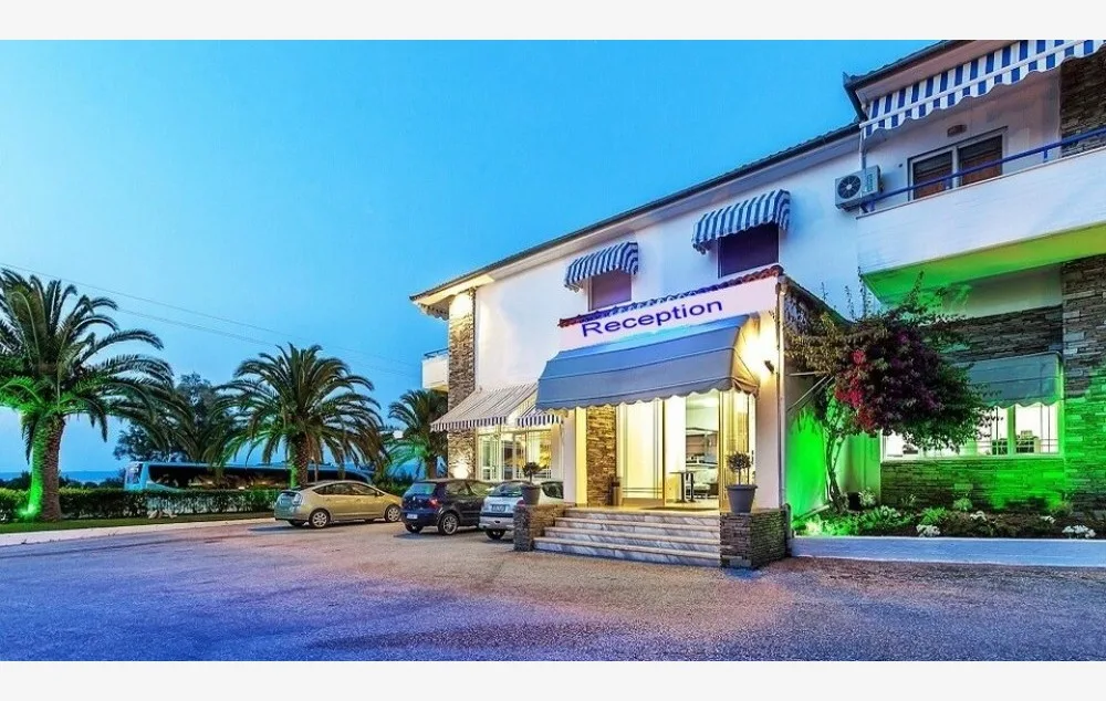 Хотел Xenios Port Marina — Пефкохори, Касандра