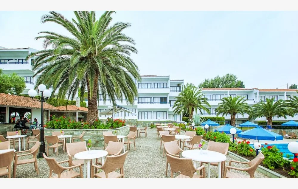 Хотел Xenios Port Marina 4